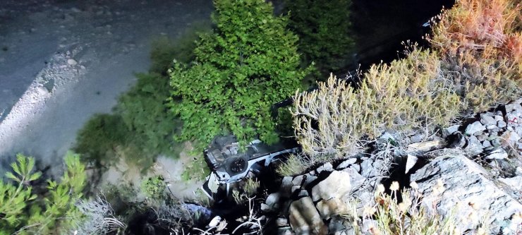 Muğla'da otomobil şarampole yuvarlandı: 2 ölü, 2 yaralı