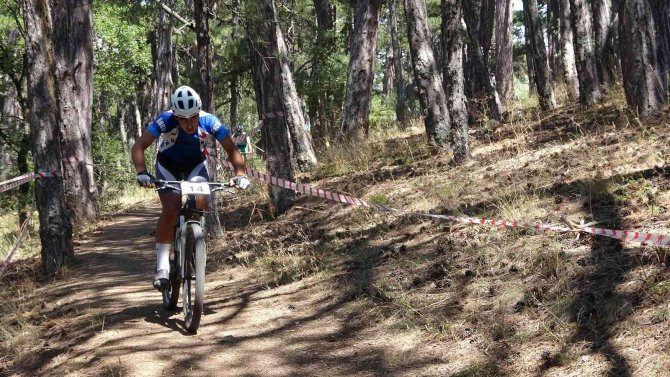 Pedallar Türkiye’nin ilk milli parkında döndü