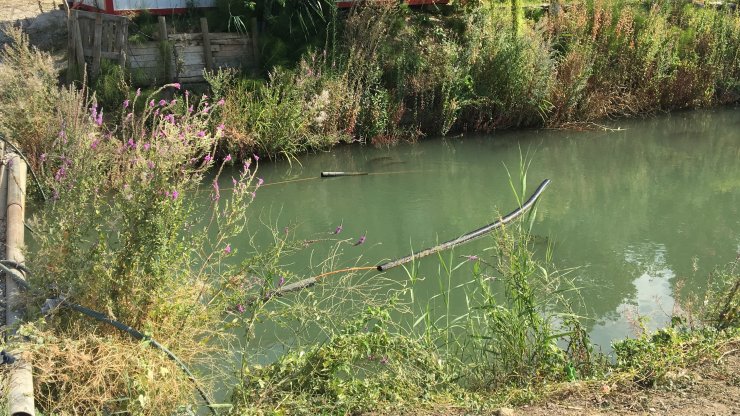 Serinlemek için ayaklarını soktuğu sulama kanalına düşen Abdülkadir, boğuldu