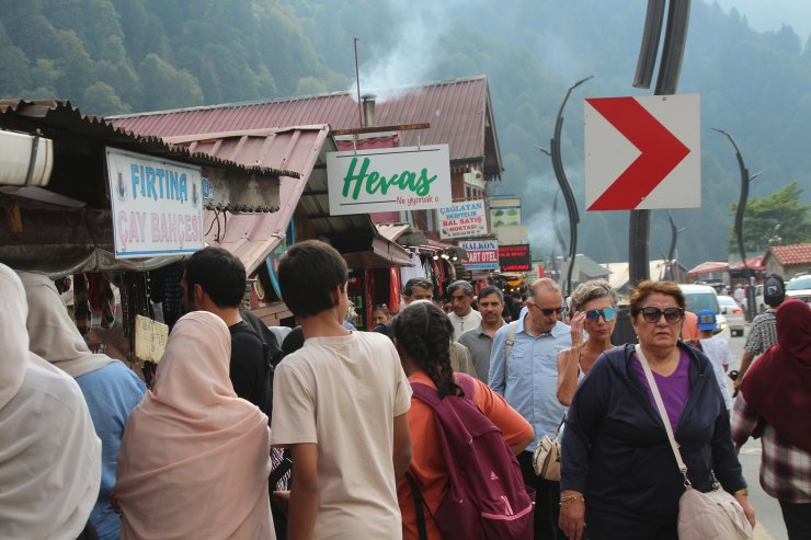 Turistler akın etti, Ayder Yaylası doldu