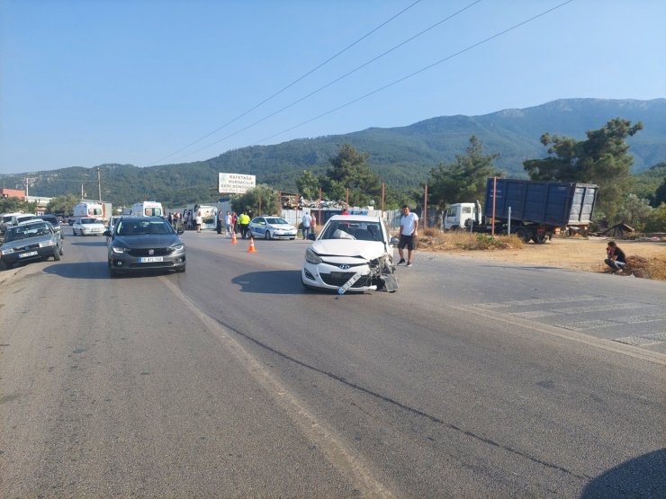 Yolcu minibüsü ile otomobil çarpıştı: 5 yaralı