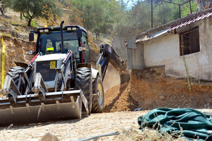 25 yıllık faili meçhul cinayet çözüldü! Önce kocasını, sonra kızını öldürüp üst üste gömmüş
