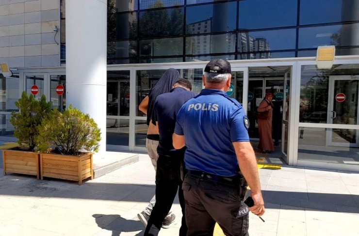 300 metrelik kabloyu çalarken yakalanan 2 şüpheli tutuklandı