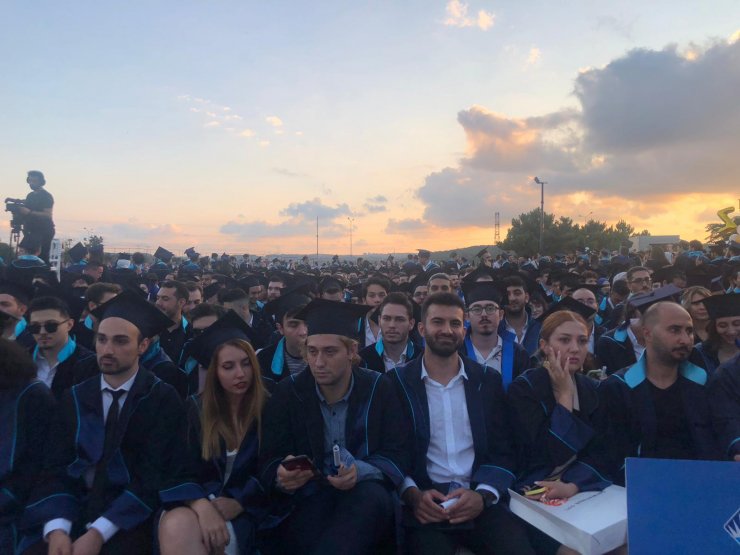 8 yıl önce geldiği Türkiye’de üniversite birincisi oldu