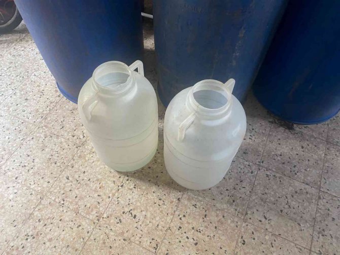 Adana’da bin 40 litre sahte içki ele geçirildi
