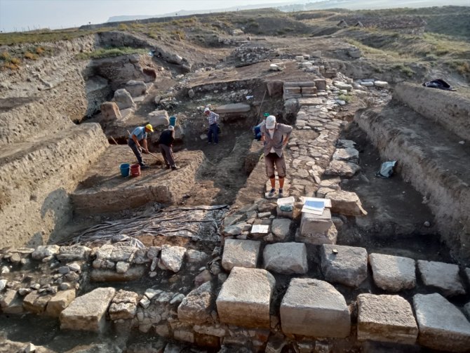 Çalışmalar sonuç verdi, ilk yazıt bulundu