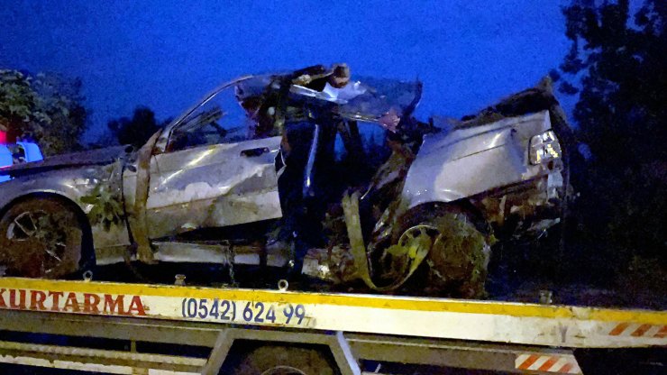 Kontrolden çıkan otomobil şarampole devrildi: 2 ölü, 2 yaralı