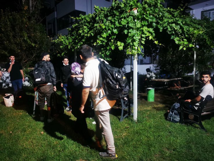 Muğla'da 33 kaçak göçmen ile 4 organizatör şüphelisi yakalandı