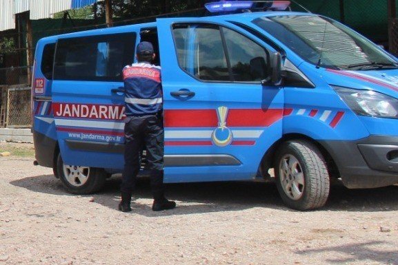 Oğlunun darp edildiğini gören baba dehşet saçtı; 1 ölü 3 yaralı