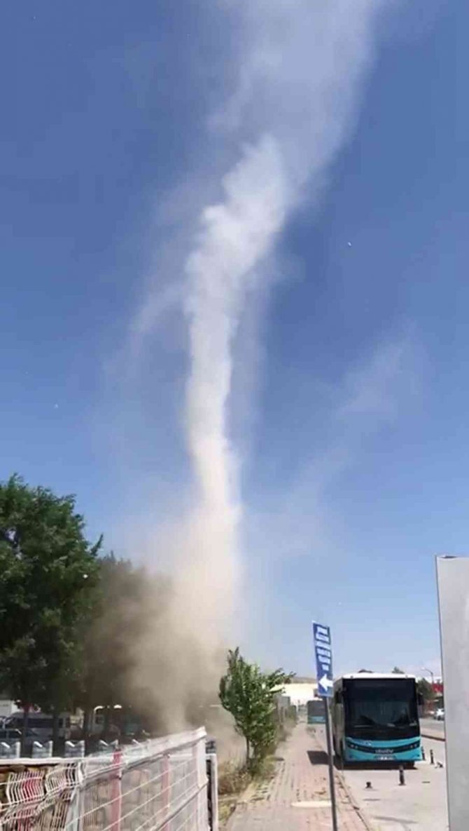 Sivas’ta çıkan hortum korkuttu