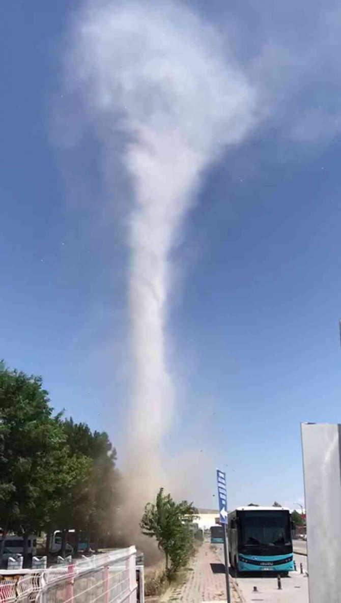 Sivas’ta çıkan hortum korkuttu