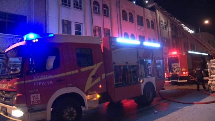 Ankara'da 2 katlı ahşap atölyesinde yangın