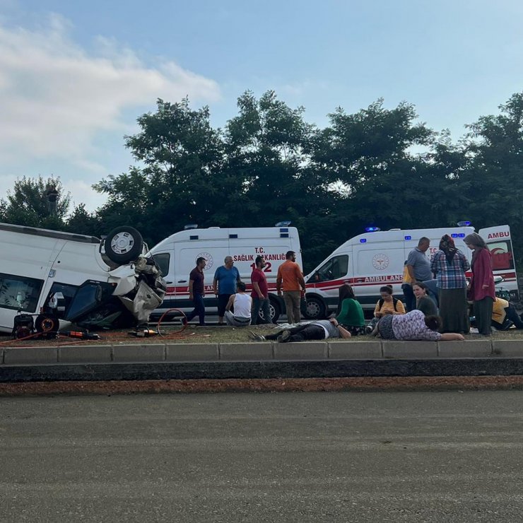 Ordu'daki kazada ölen 2 fındık işçisi toprağa verildi, minibüs sürücüsü tutuklandı