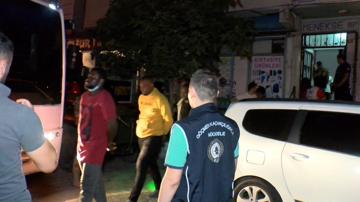 Sultangazi'de kaçak göçmen operasyonunda 32 kişi yakalandı