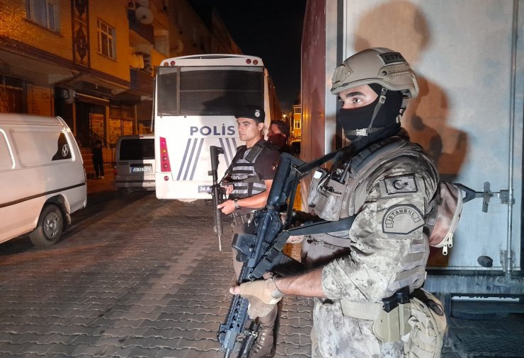 Sultangazi'de kaçak göçmen operasyonunda 32 kişi yakalandı