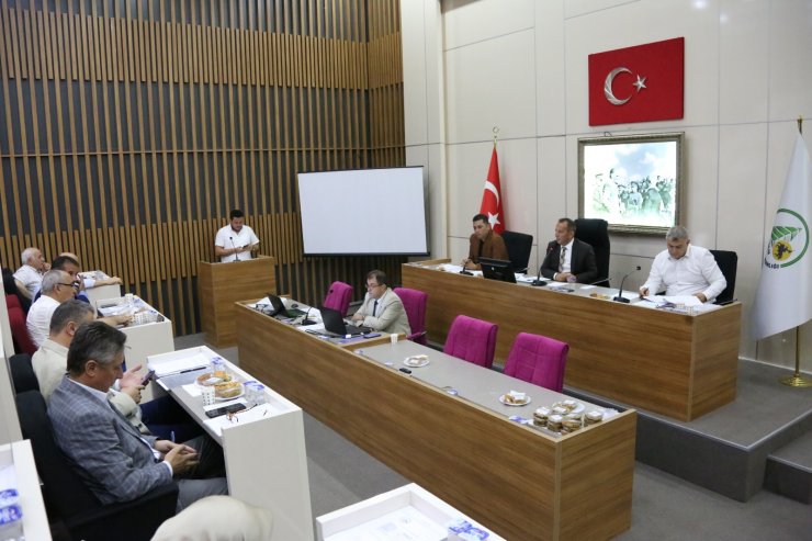 Tanju Özcan: Iraklının aldığı 10 mezar yerini iptal ettirdim