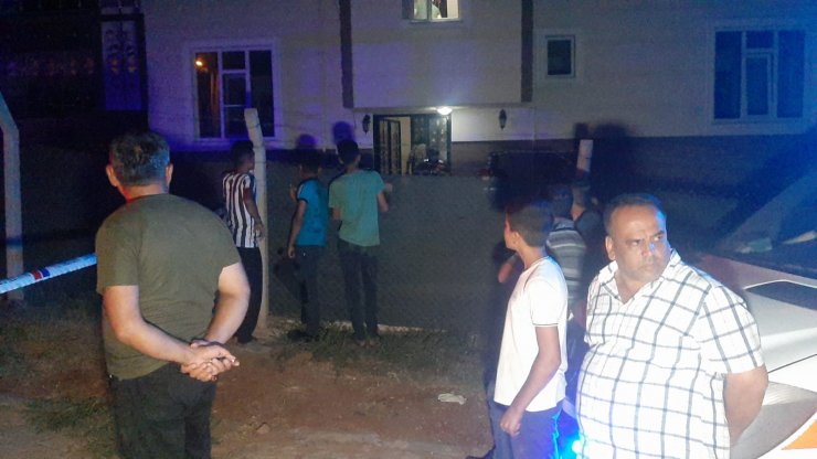 Vahşet! Anne- baba ve 2 kardeşini öldürüp intihar etti