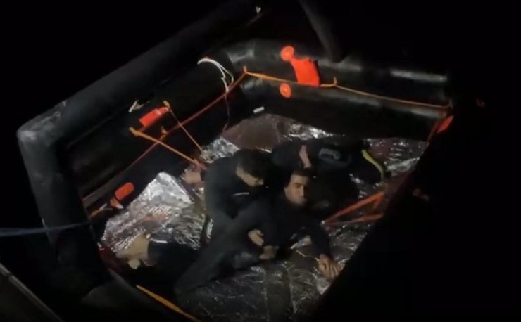 Yunan unsurlarının darbedip, Türk kara sularına ittiği kaçak göçmenler taburcu oldu