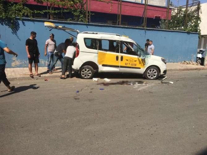 Adıyaman’da iki ticari araç kafa kafaya çarpıştı: 1 ölü, 3 yaralı