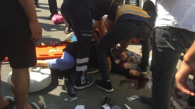 Adıyaman’da iki ticari araç kafa kafaya çarpıştı: 1 ölü, 3 yaralı