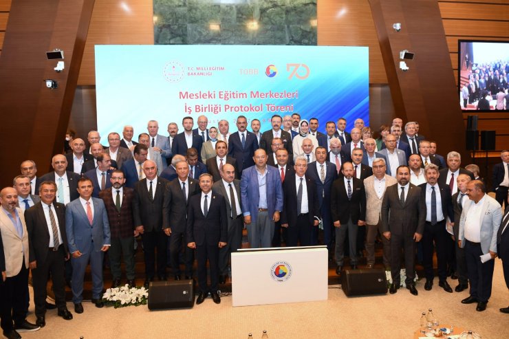 Bakan Özer: Bir milyon genci hedefliyoruz