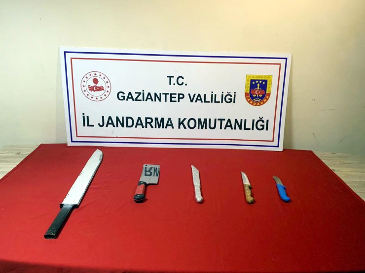 Bıçaklı kavgada 12 kişi yaralandı, 4 kişi tutuklandı