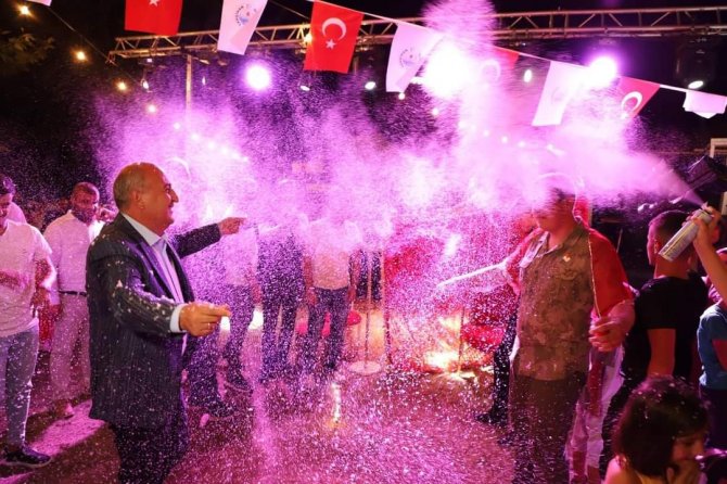 En büyük hayali asker olmaktı, engelli gence asker kınası yakıldı