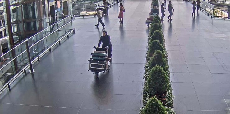 Rus yolcu kanser ilaçlarını Almanya'ya götürürken yakalandı