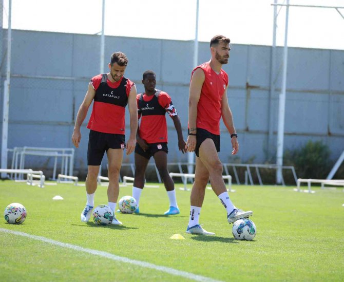 Sivasspor, Adana Demirspor maçına galibiyet için hazırlanıyor