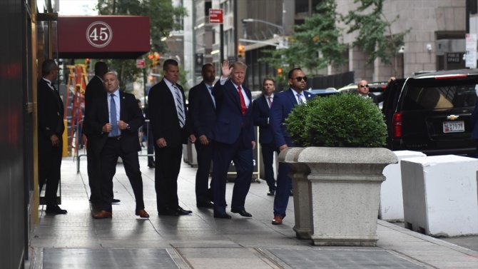 Trump, vergi kaçırma soruşturması kapsamında New York Başsavcılığında ifade veriyor