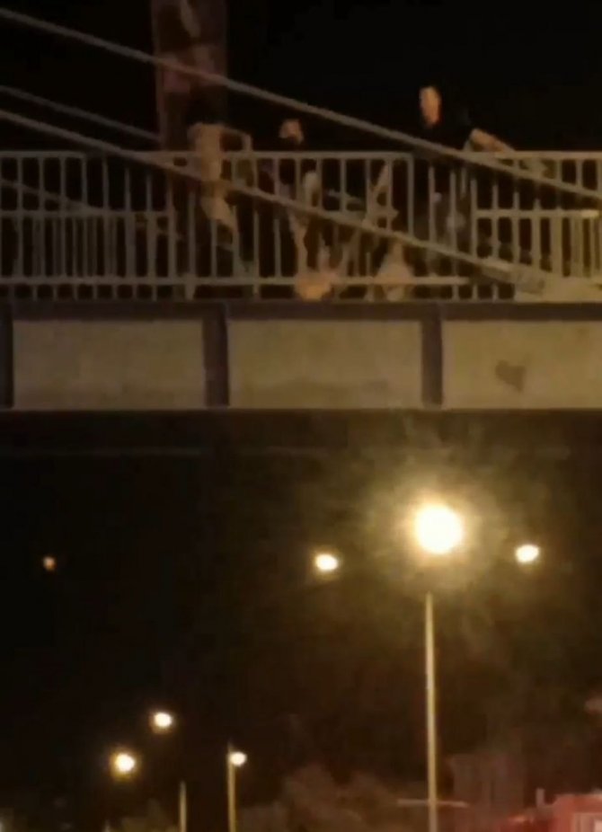 Üst geçitte intihar girişimi