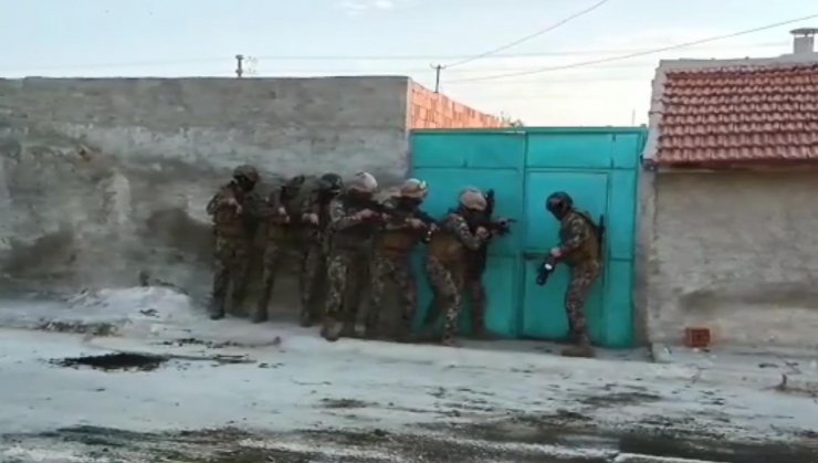 39 kilo esrar ile 304 Hint kenevirine 1 tutuklama