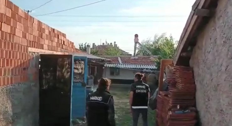 39 kilo esrar ile 304 Hint kenevirine 1 tutuklama