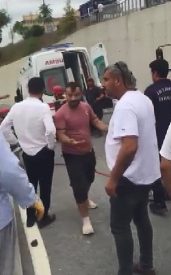 Ana yoldan çıkıp tali yola düştü