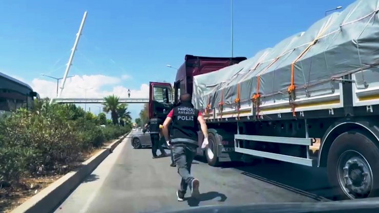 Antalya'da 55 kilo eroin ele geçirildi; 2 gözaltı