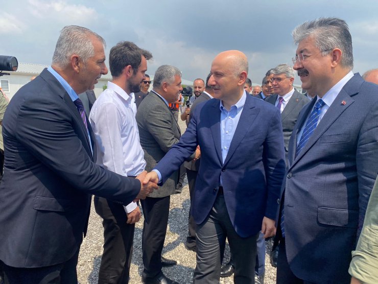 Bakan Karaismailoğlu: Avrupa havalimanlarında kaos, Türkiye havalimanlarında konfor var