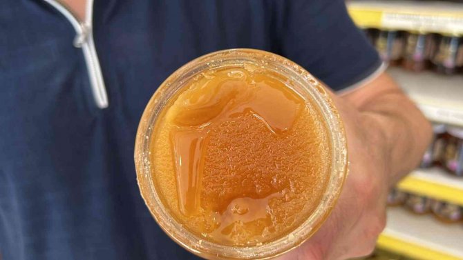 Bal, petekte durduğu gibi durmadı