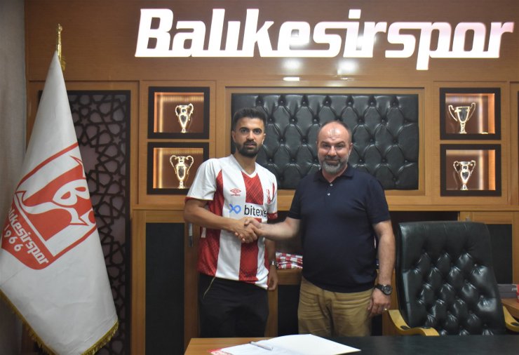 Balıkesirspor'da Berat da imzayı attı