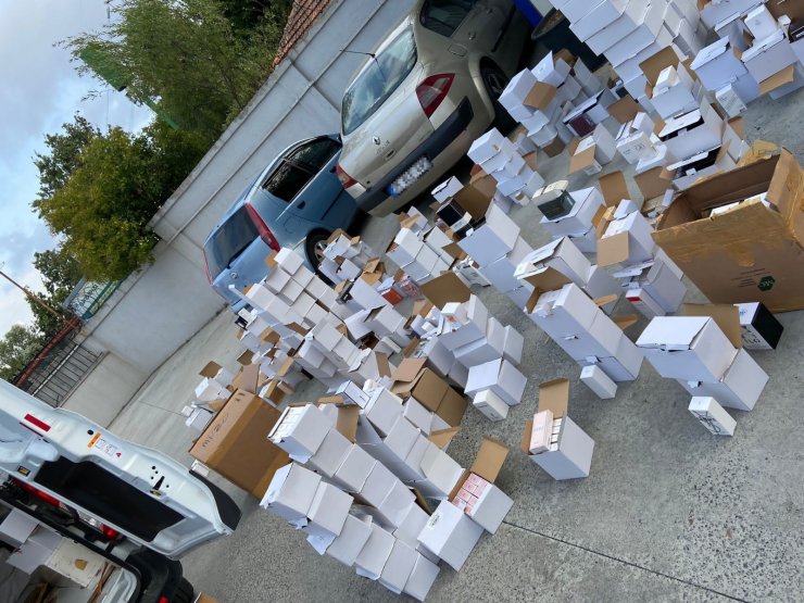 Bayrampaşa’da kaçak parfüm operasyonu