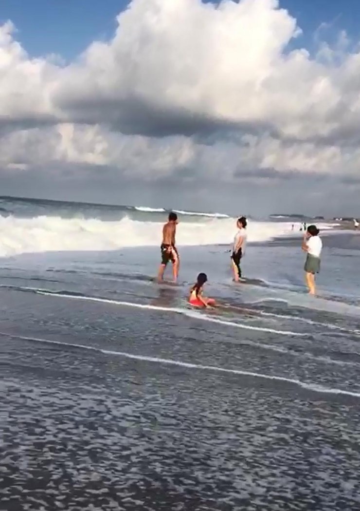 Dalgalarla suya kapılıp, boğulan İlayda'nın son anları kamerada