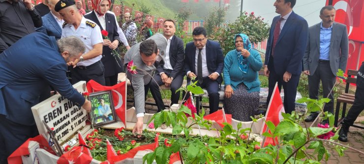 Eren Bülbül, vefatının 5’inci yılında kabri başında anıldı