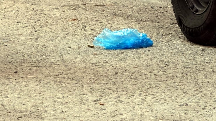 İhbara giden polisin düşen tabancasını alıp, 2 polisi ayağından vurdu