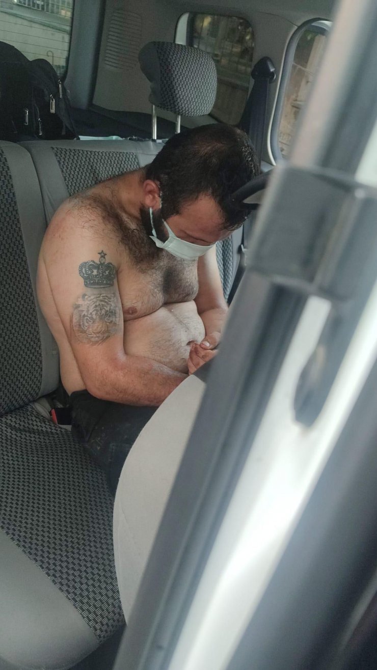 İhbara giden polisin düşen tabancasını alıp, 2 polisi ayağından vurdu