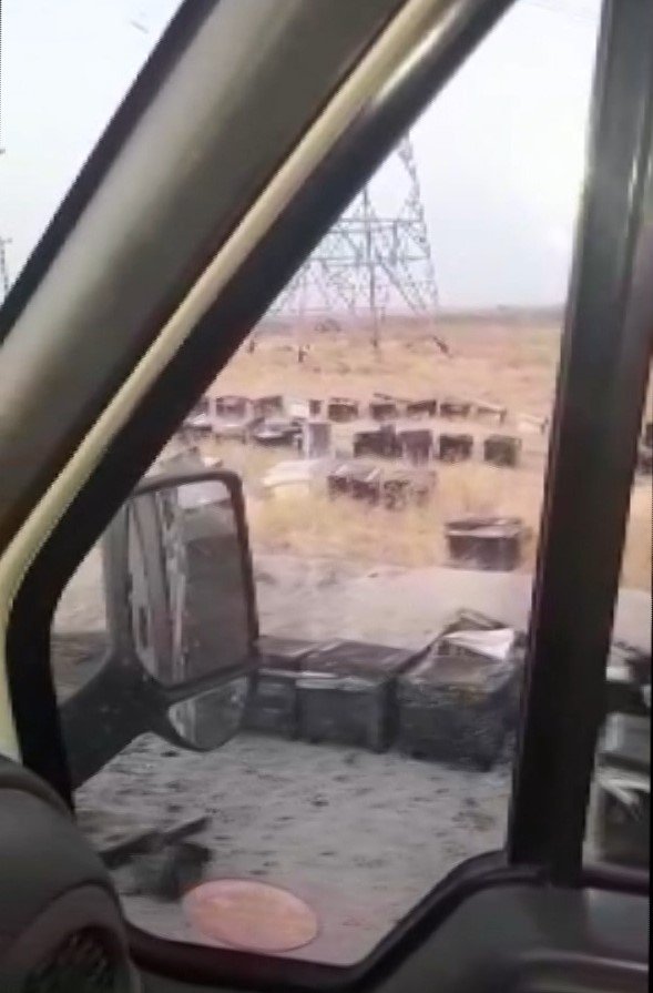 Kamyondaki 500 kovan arı yandı