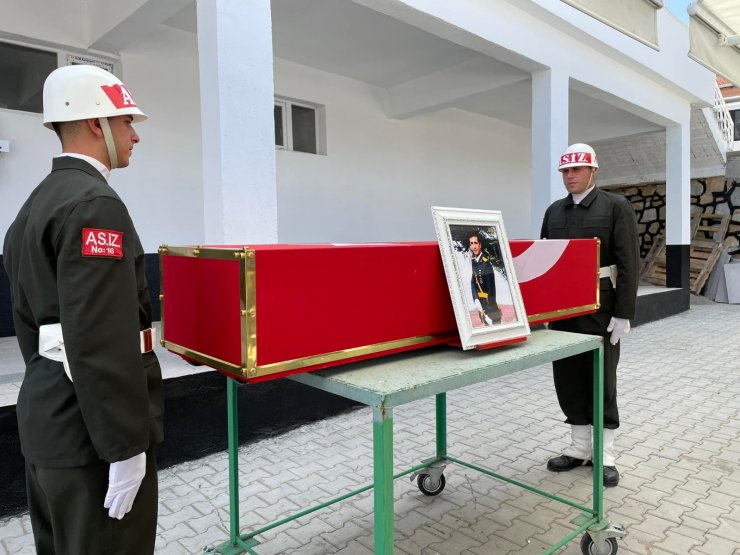 Kanserden hayatını kaybeden teğmen, son yolculuğa uğurlandı