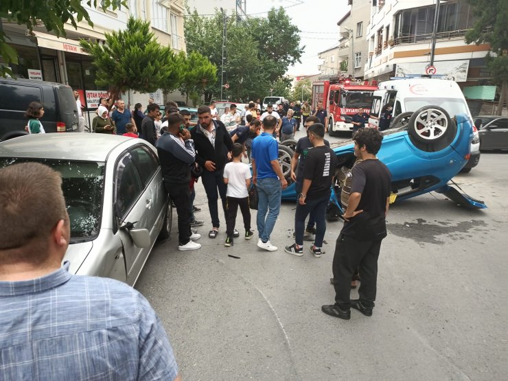 Kız arkadaşına evlilik teklif edecekti otomobiliyle takla attı