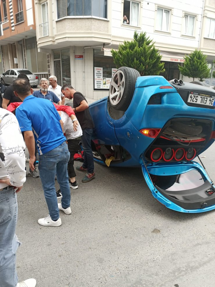 Kız arkadaşına evlilik teklif edecekti otomobiliyle takla attı