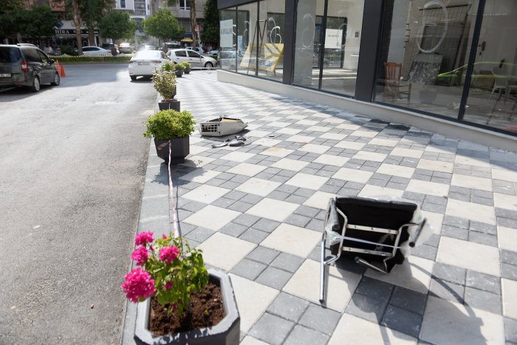 Klima montajı yaparken 4'üncü kattan düşen işçi, ağır yaralı