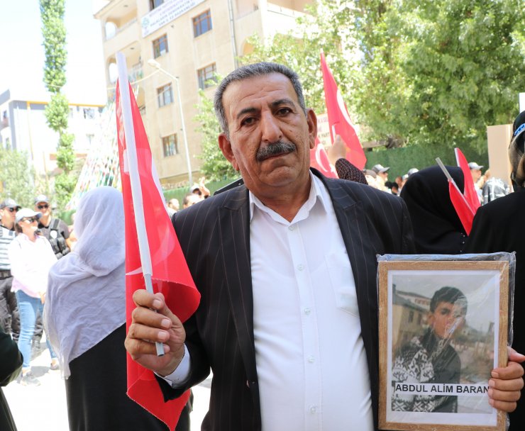 Van'da evlat nöbetindeki baba: 7 yıldır gitmediğim yer kalmadı