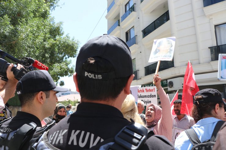 Van'da evlat nöbetindeki baba: 7 yıldır gitmediğim yer kalmadı